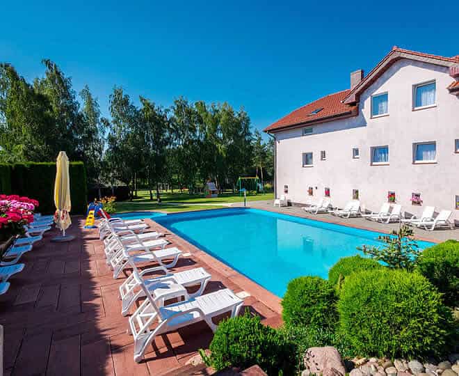 MIELNO NOCLEGI KWATERY APARTAMENTY Z BASENEM LETNIM PODGRZEWANYM