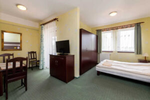 MIELNO NOCLEGI KWATERY APARTAMENTY Z BASENEM LETNIM PODGRZEWANYM