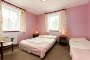 MIELNO NOCLEGI KWATERY APARTAMENTY Z BASENEM LETNIM PODGRZEWANYM