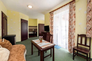 MIELNO NOCLEGI KWATERY APARTAMENTY Z BASENEM LETNIM PODGRZEWANYM