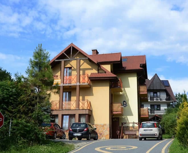 GOŚCINIEC NA SKAŁCE Z WIDOKIEM SZCZAWNICA