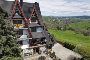 NOCLEGI U WOJTKA PRZY WYCIĄGU Z WIDOKIEM NA TATRY BUKOWINA TATRZAŃSKA
