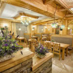 Restauracja &Amp; Izba Góralska W Hotelu Toporów Białka Tatrzańska