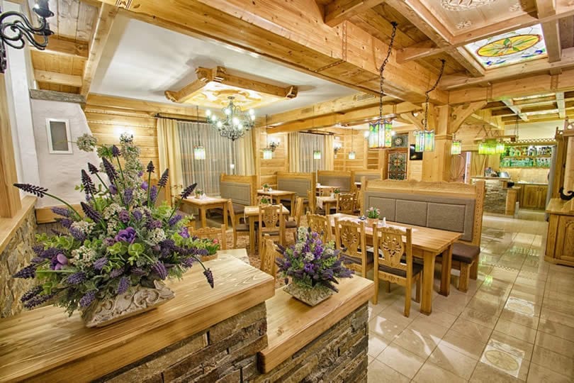 Restauracja &Amp; Izba Góralska W Hotelu Toporów Białka Tatrzańska