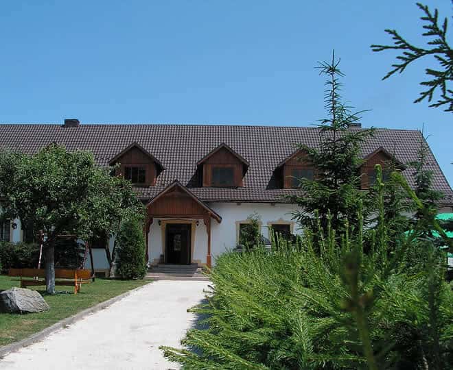 DOMEK I POKOJE OŚRODEK WYPOCZYNKOWY WATRA