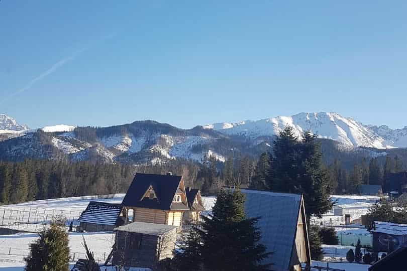 POKOJE NA CAPÓWCE Z WIDOKIEM NA TATRY