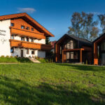 APARTAMENTY & DOMKI WYSOWA DWÓR BESKID NISKI